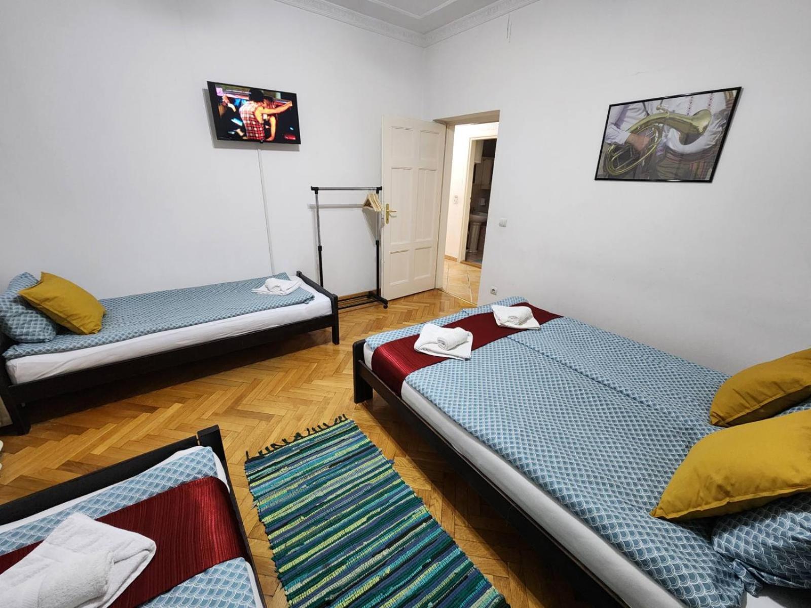 Authentic Belgrade Centre Apartments For Large Groups, Republic Square - Up To 47 People In 5 Apartments Phòng bức ảnh
