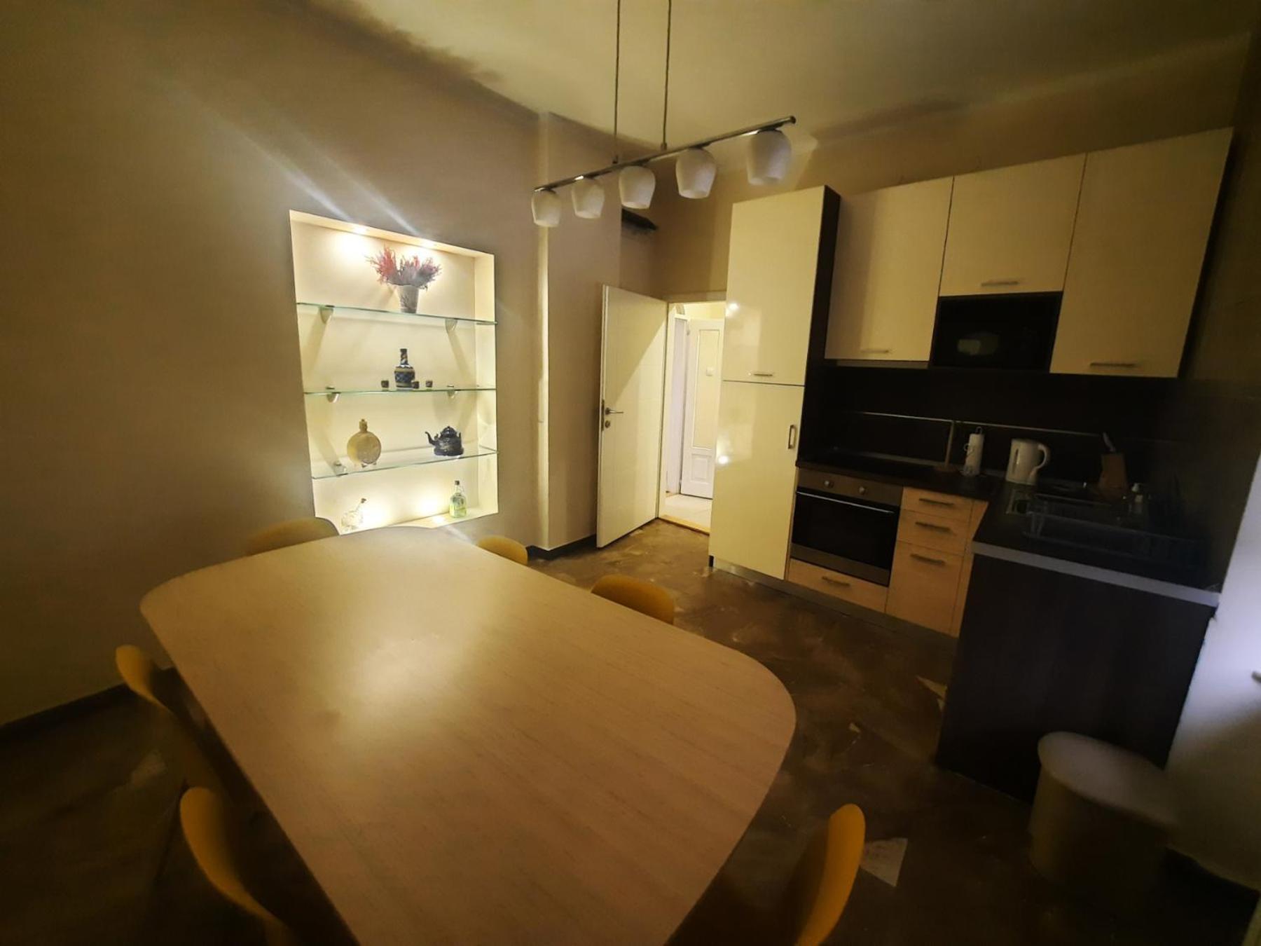 Authentic Belgrade Centre Apartments For Large Groups, Republic Square - Up To 47 People In 5 Apartments Phòng bức ảnh