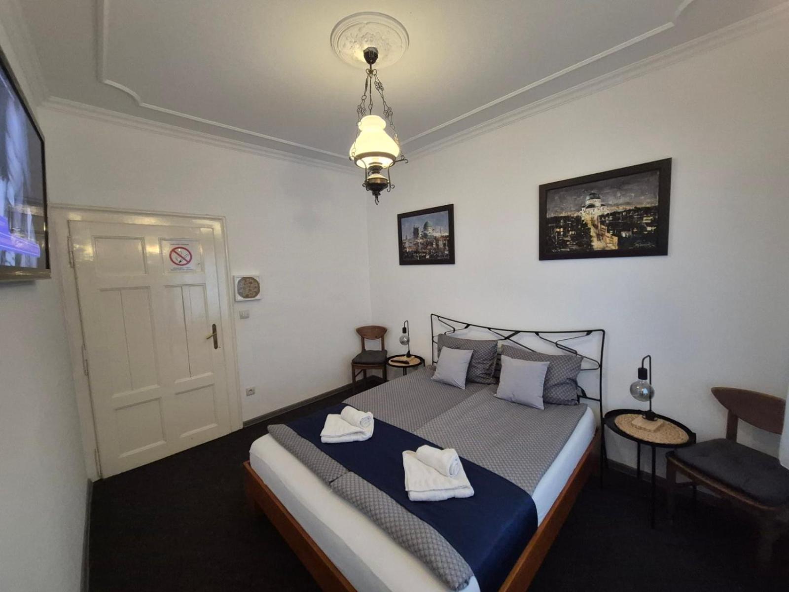 Authentic Belgrade Centre Apartments For Large Groups, Republic Square - Up To 47 People In 5 Apartments Phòng bức ảnh