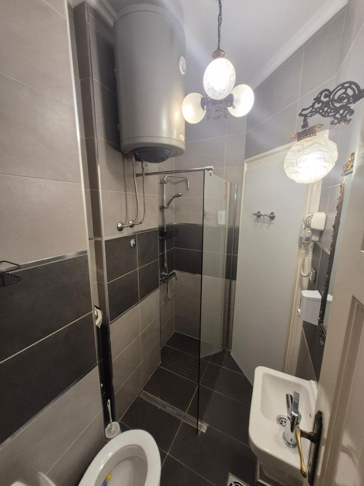 Authentic Belgrade Centre Apartments For Large Groups, Republic Square - Up To 47 People In 5 Apartments Phòng bức ảnh