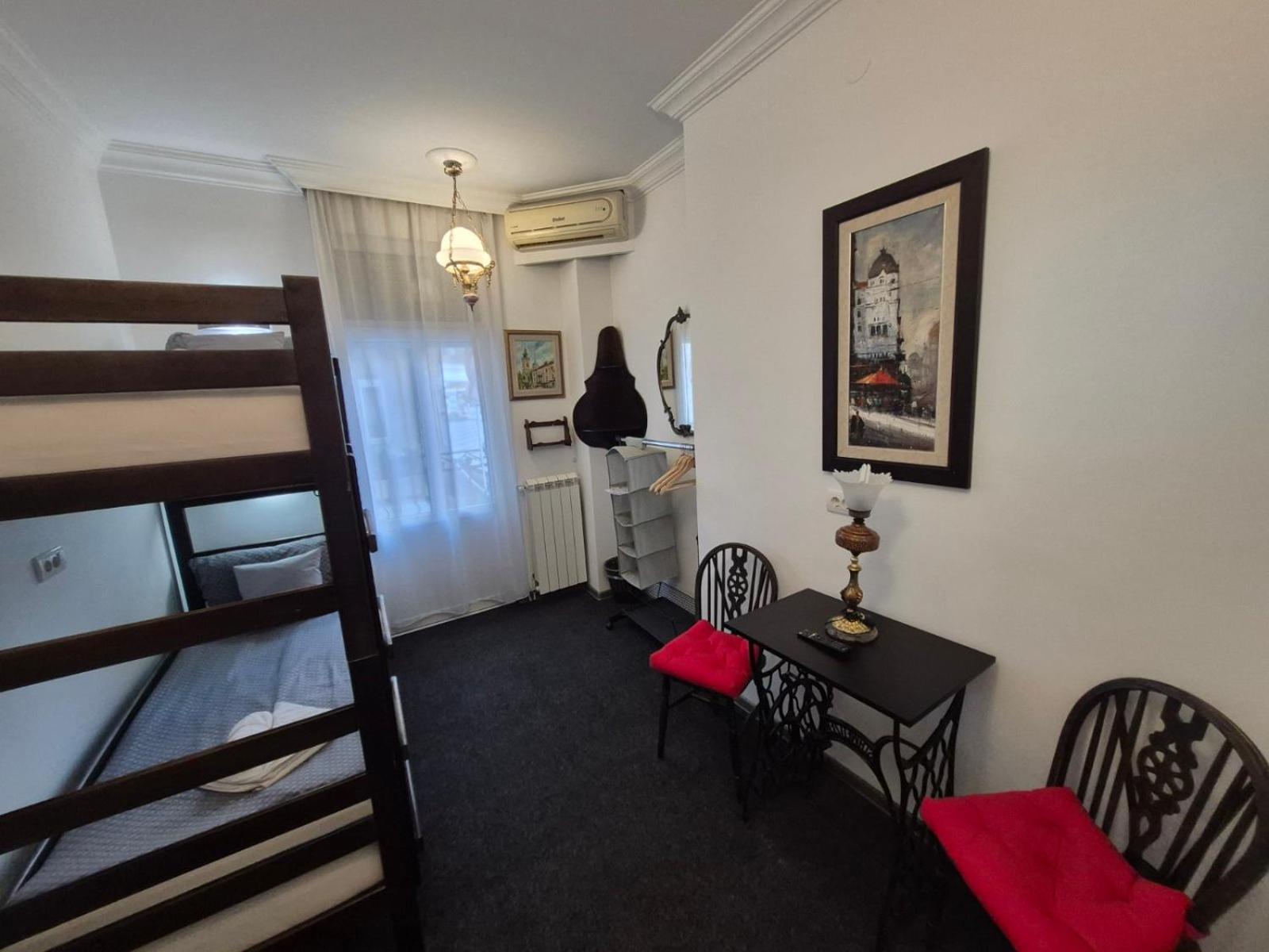 Authentic Belgrade Centre Apartments For Large Groups, Republic Square - Up To 47 People In 5 Apartments Phòng bức ảnh