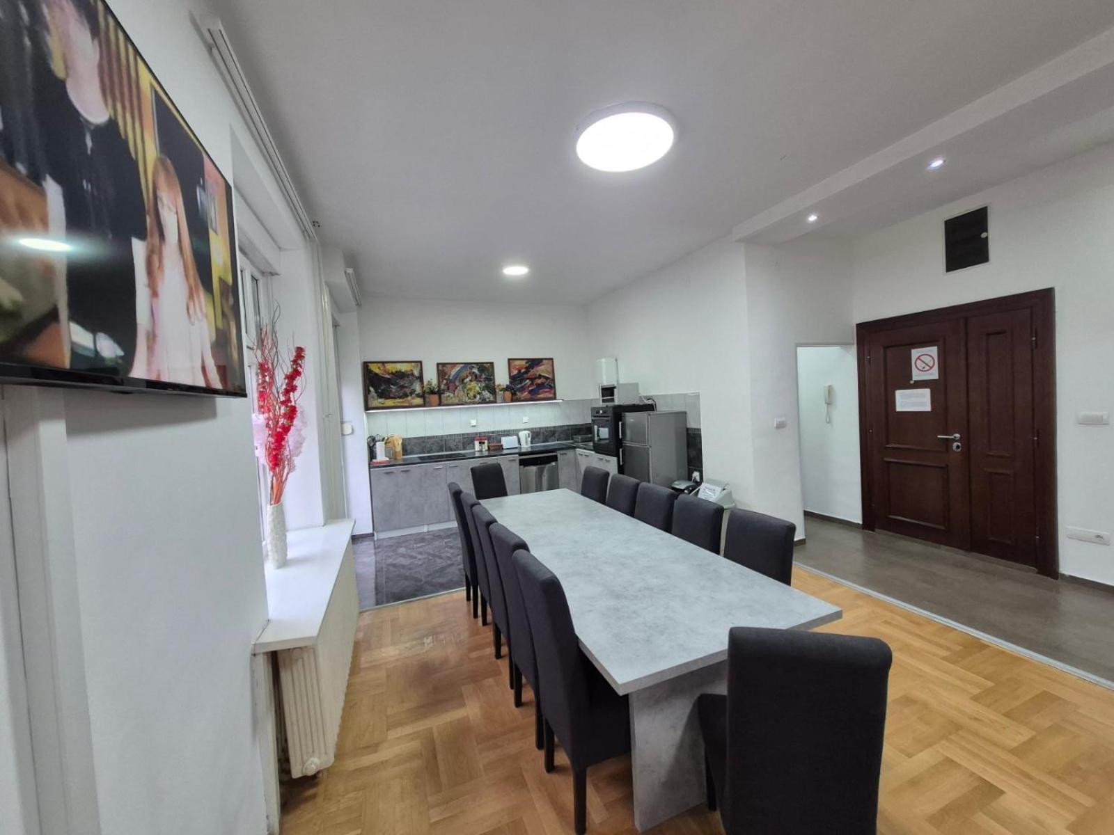Authentic Belgrade Centre Apartments For Large Groups, Republic Square - Up To 47 People In 5 Apartments Phòng bức ảnh
