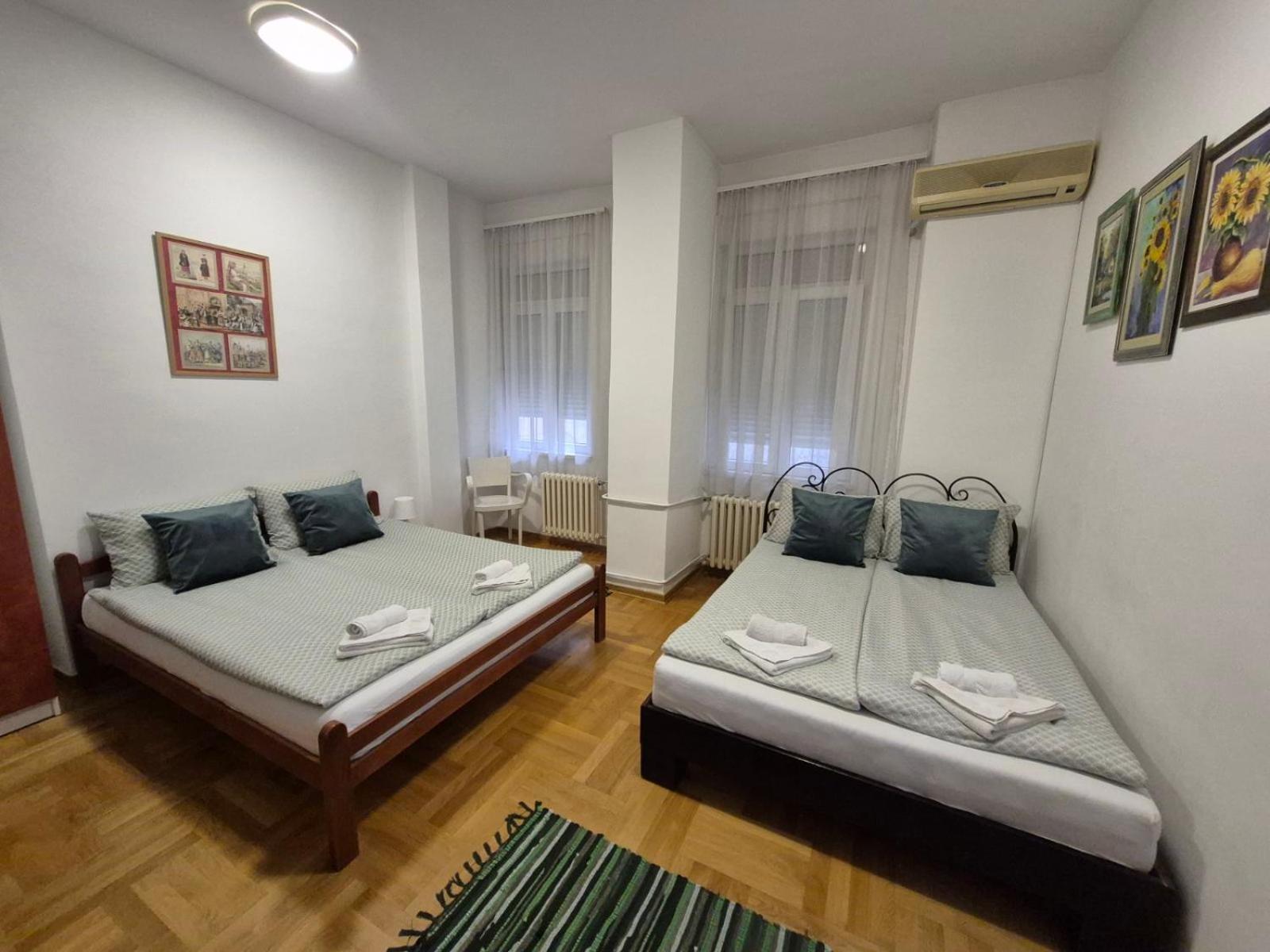 Authentic Belgrade Centre Apartments For Large Groups, Republic Square - Up To 47 People In 5 Apartments Phòng bức ảnh