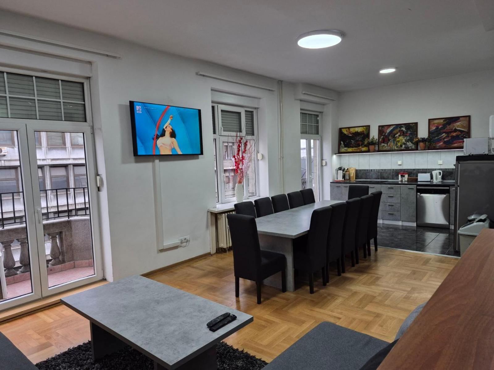 Authentic Belgrade Centre Apartments For Large Groups, Republic Square - Up To 47 People In 5 Apartments Phòng bức ảnh