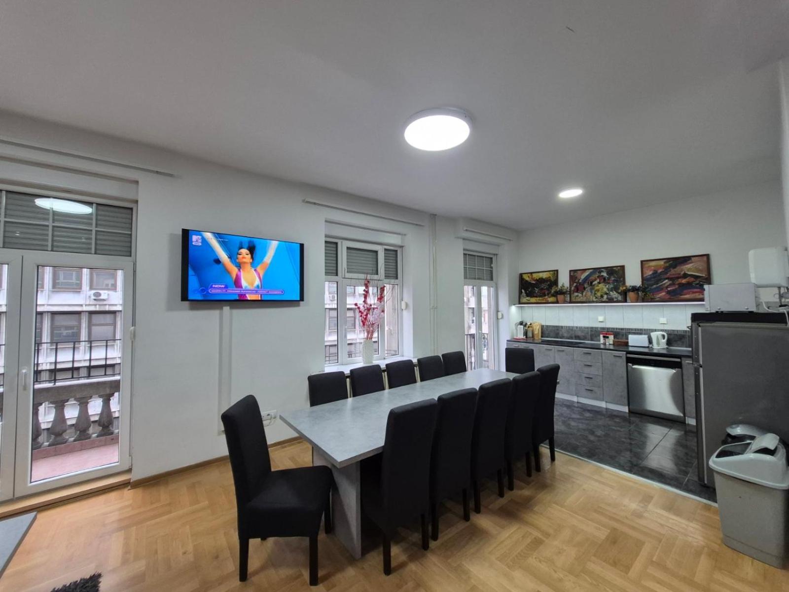 Authentic Belgrade Centre Apartments For Large Groups, Republic Square - Up To 47 People In 5 Apartments Phòng bức ảnh
