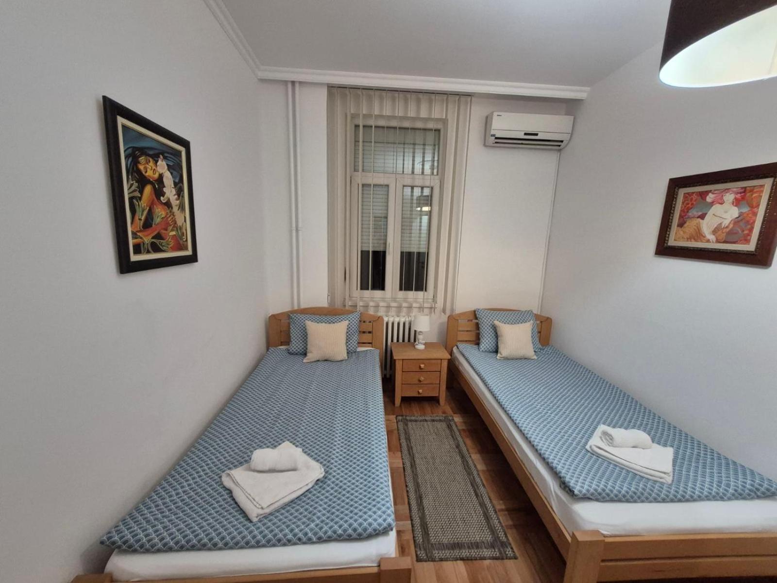 Authentic Belgrade Centre Apartments For Large Groups, Republic Square - Up To 47 People In 5 Apartments Phòng bức ảnh