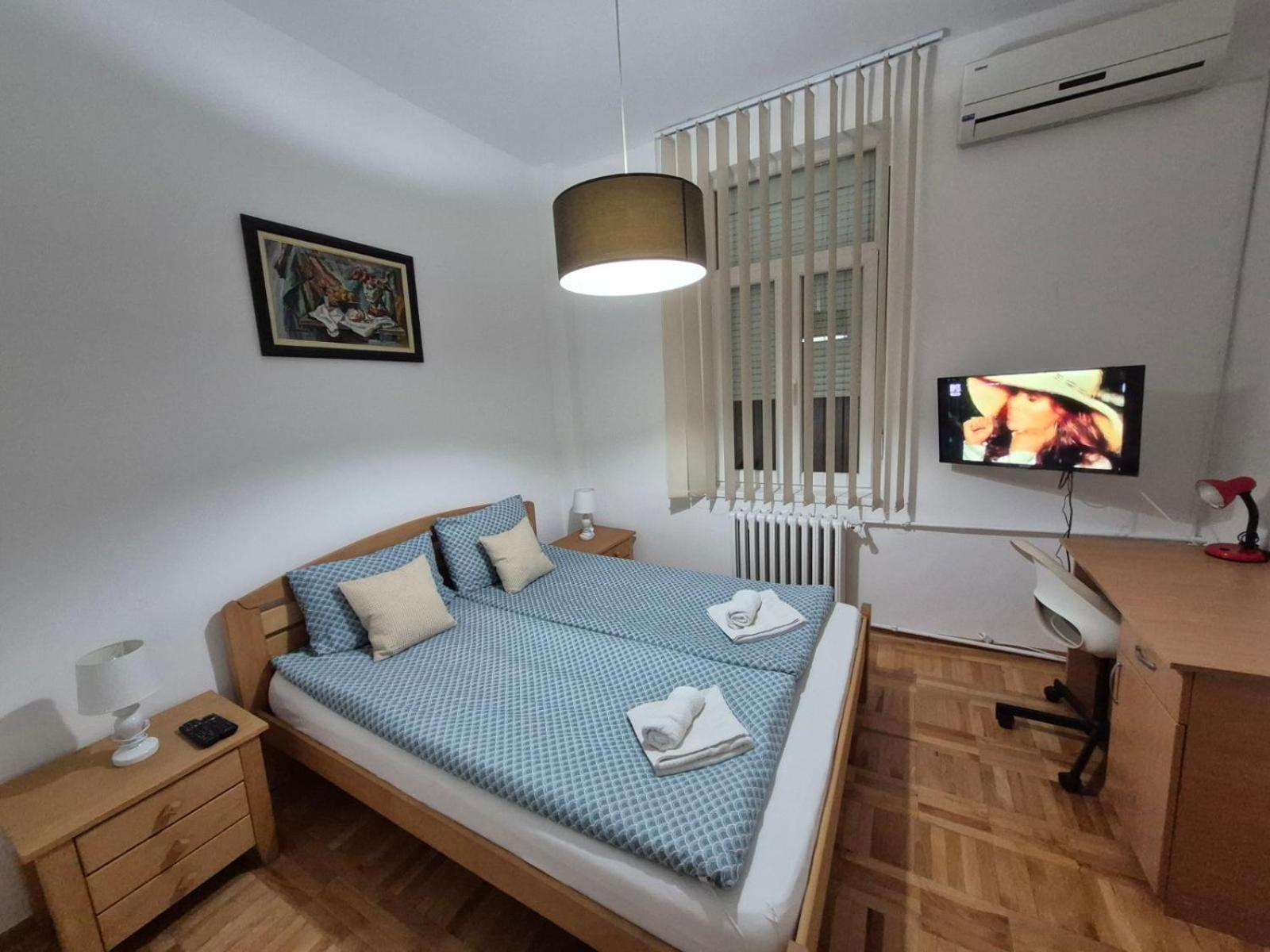 Authentic Belgrade Centre Apartments For Large Groups, Republic Square - Up To 47 People In 5 Apartments Phòng bức ảnh